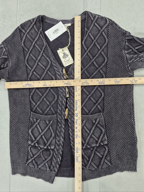 Easel cable knit cardigan sweater women's small ash gray burnout horn buttons - Picture 3 of 12